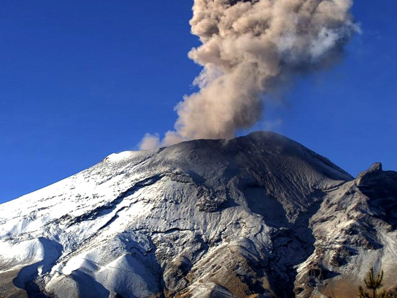 ¡Despierta el Popocatépetl! Registra 3 sismos y 3 explosiones