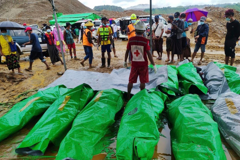 Hallan 33 cadáveres tras un alud en mina de jade en Myanmar