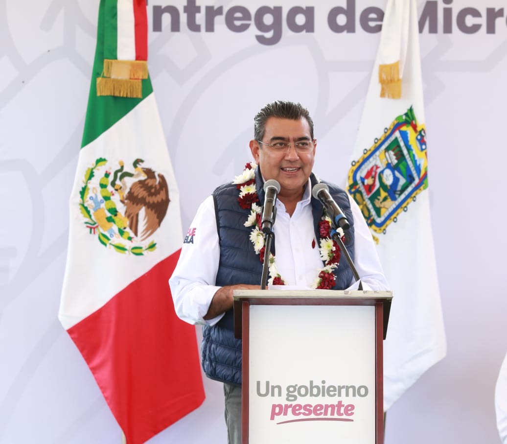 Sergio Salomón entrega obras en Atzizihuacan y Tochimilco