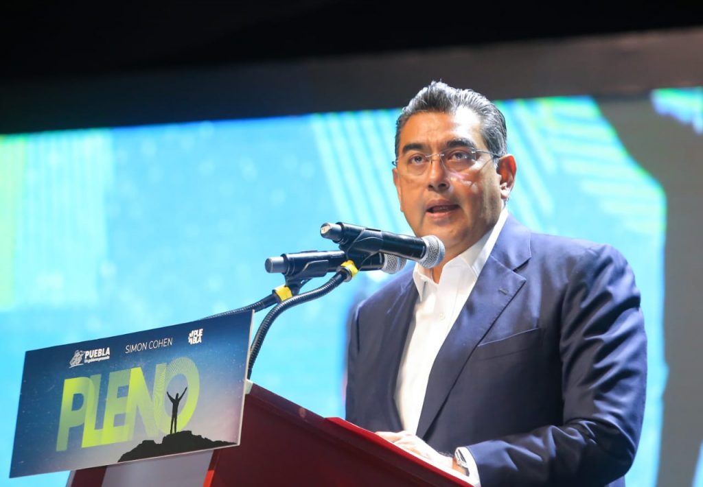 Llama Sergio Salomón a sociedad enfrentar los actuales retos de la vida