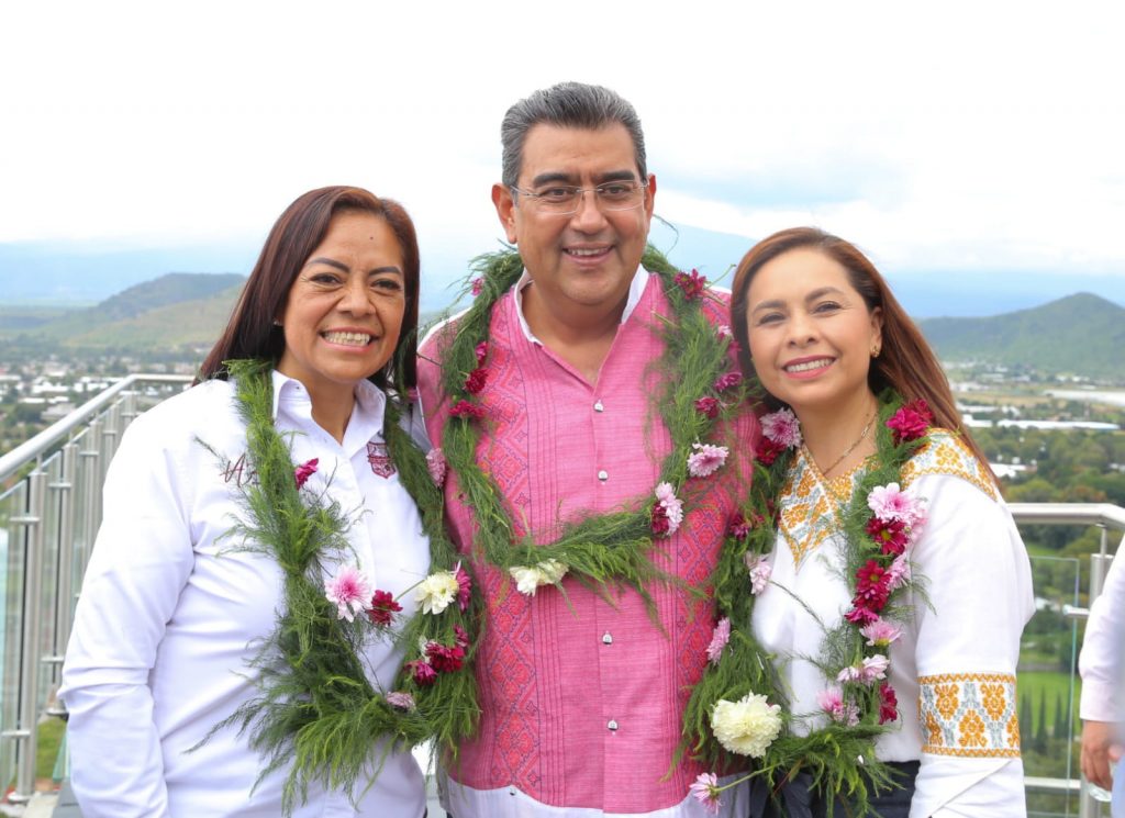 Video desde Puebla: Ariadna Ayala y Sergio Salomón inauguraron el mirador de cristal en Atlixco
