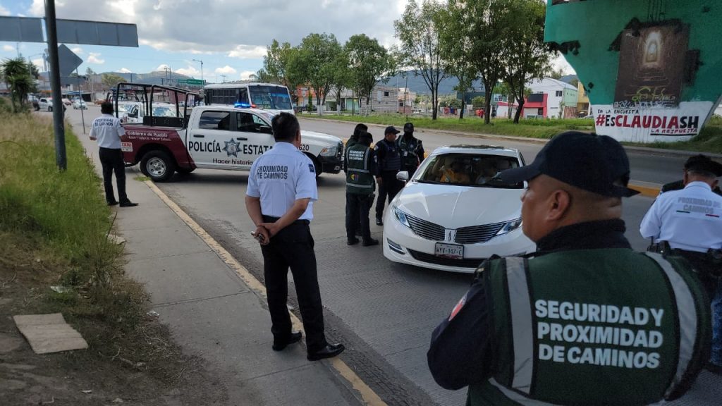 Video desde Puebla: Realizan operativo de revisión vehicular en la federal Puebla-Tehuacán