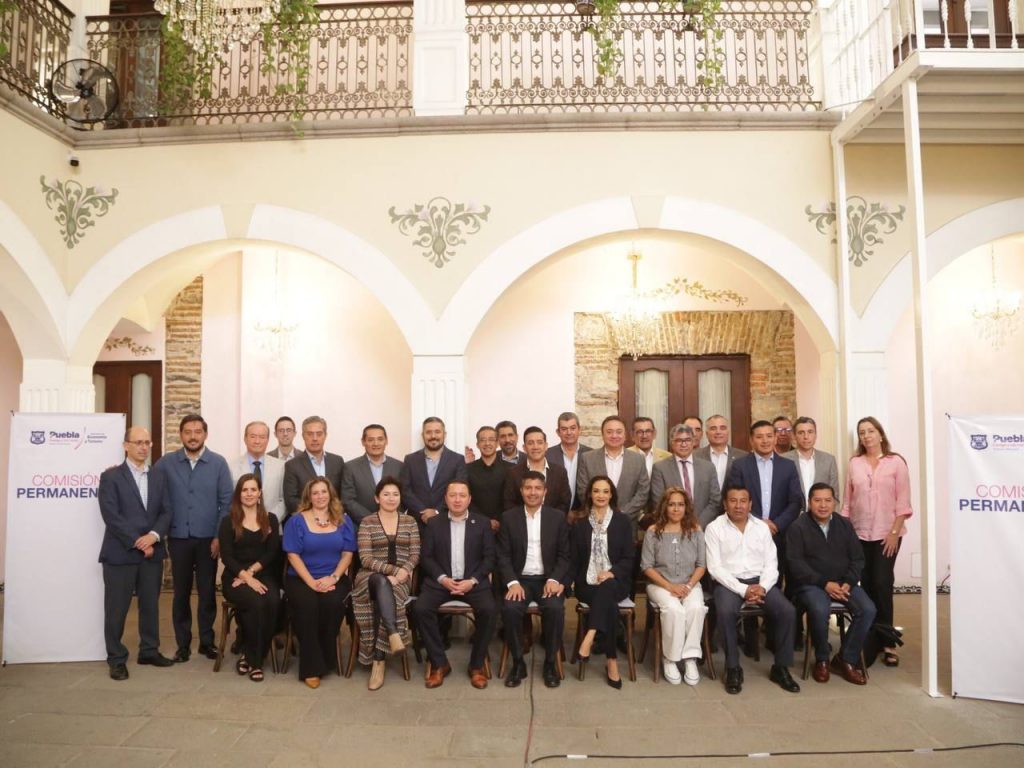 Dan seguimiento a la Comisión Permanente en Puebla capital