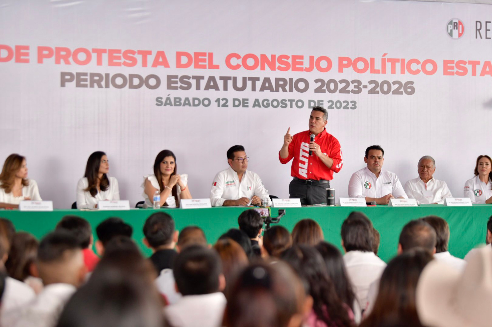 Alito Moreno destaca a los precandidatos presidenciales priístas