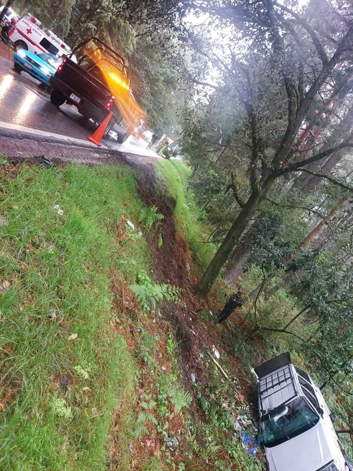 Fotonota: Reportan dos accidentes en carreteras de la Sierra Norte