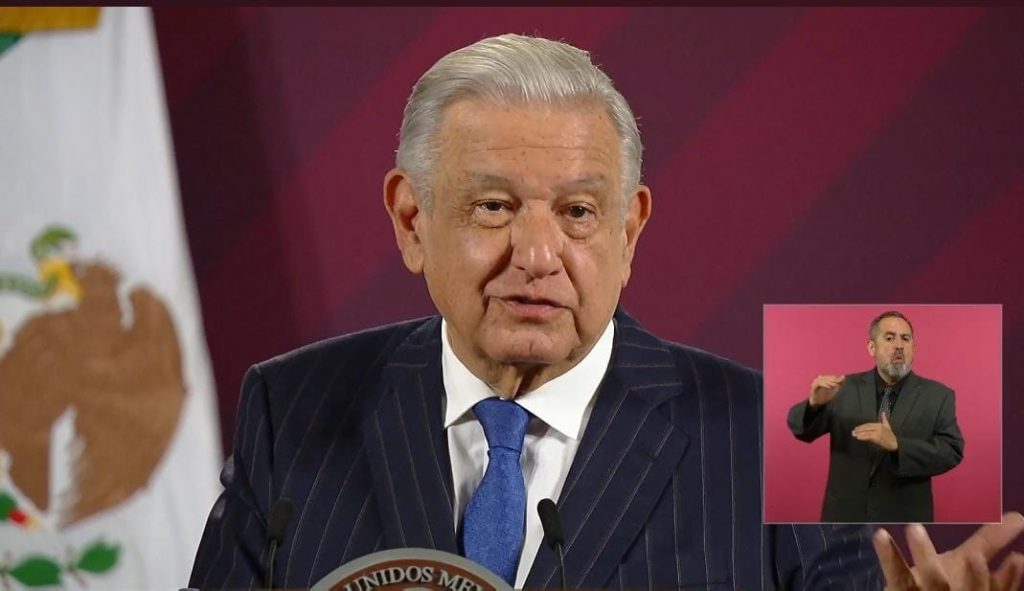 AMLO niega favorecer a alguna “corcholata”