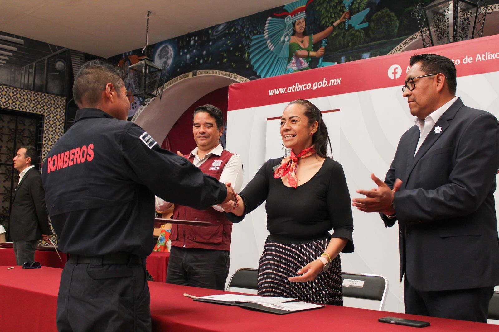 Desde Atlixco: Ariadna Ayala entrega reconocimientos a bomberos