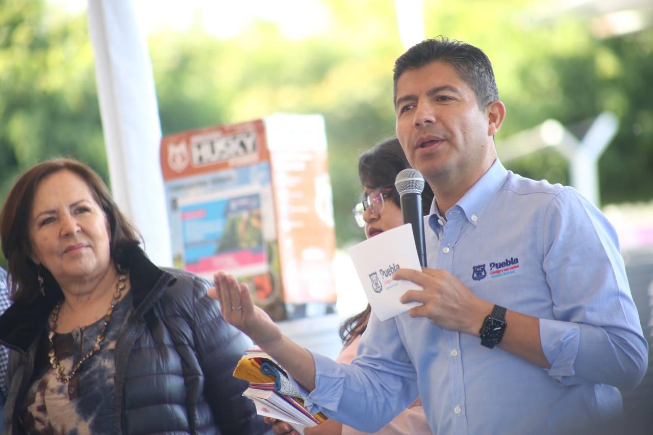 Eduardo Rivera apoya a emprendedores y productores