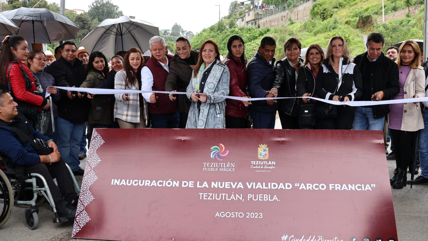 Desde Teziutlán: Presidente Carlos Peredo cortó el listón inaugural de la nueva vialidad “Arco Francia”