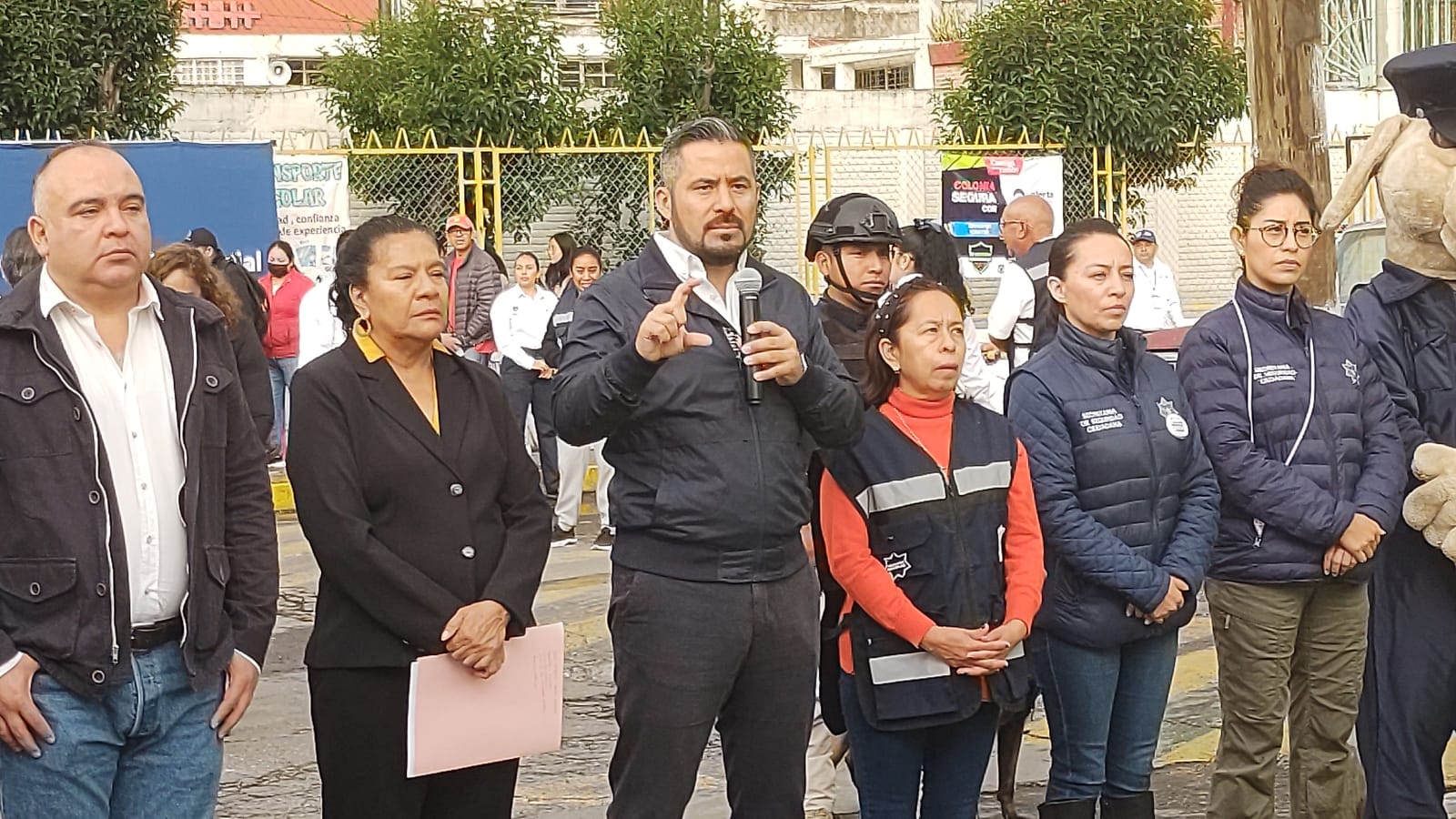 Retiro del puente peatonal de zona dorada concluirá en próximos días: Adán Domínguez