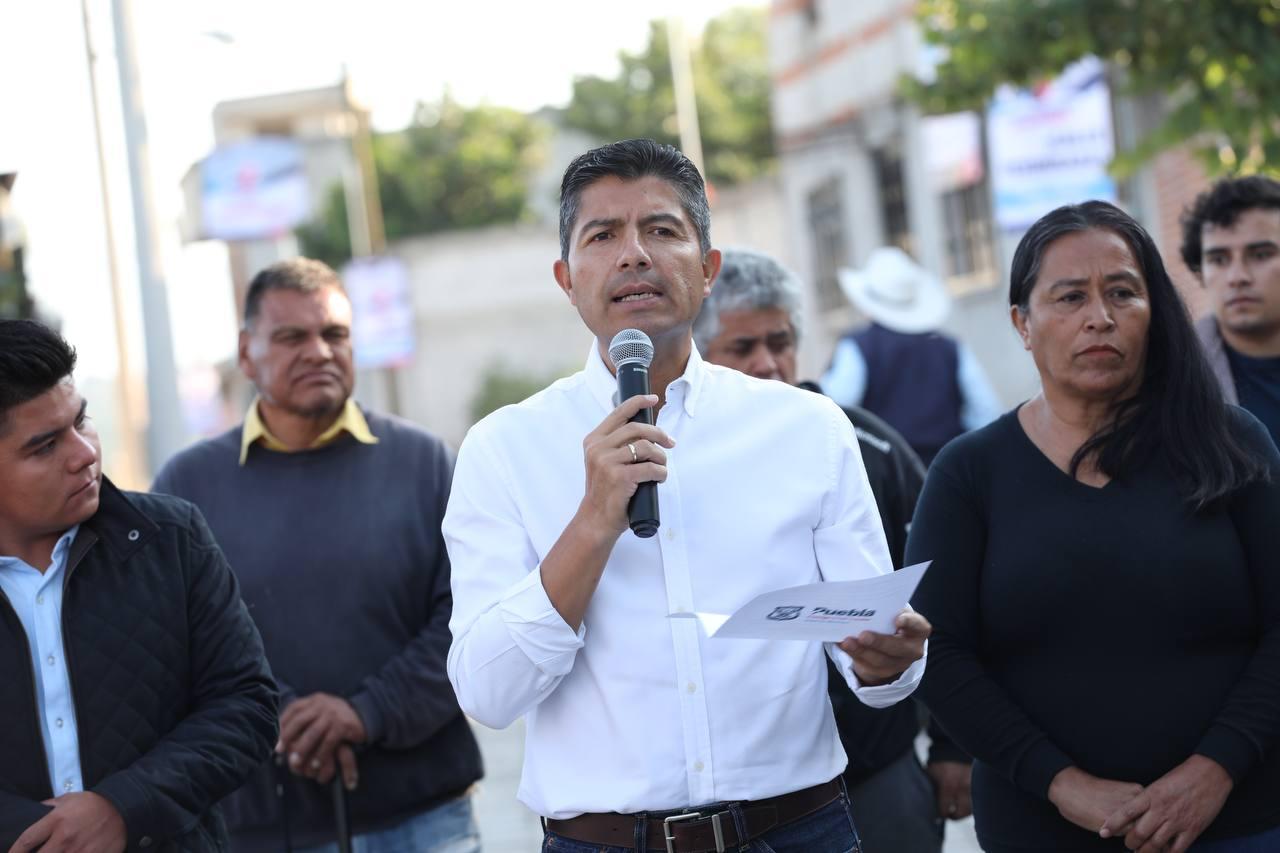 Eduardo Rivera entregó calles en San Baltazar Tetela