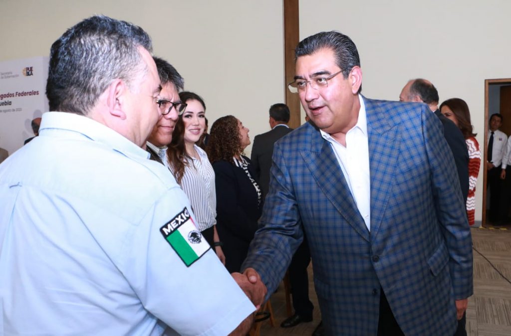 Fotonota: Sergio Salomón encabezó reunión con su gabinete y delegados federales