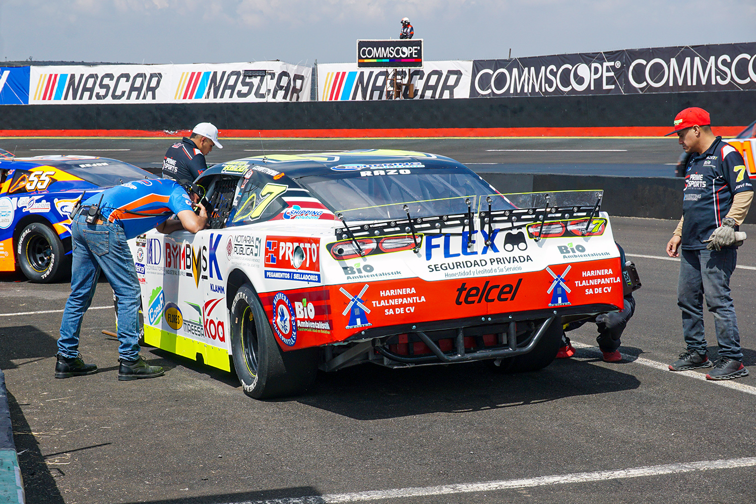 Xavi Razo desde el Top Five sigue al acecho del campeonato NASCAR México Series 2023