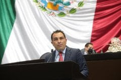 Privatizar servicios médicos de trabajadores en Tlaxcala, es una violación a contrato colectivo: diputado priista Mariano González