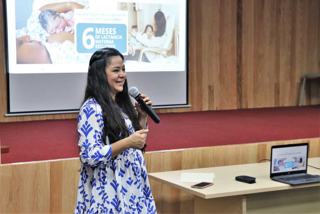 Lactancia materna, fundamental en primeros 6 meses de vida: experta