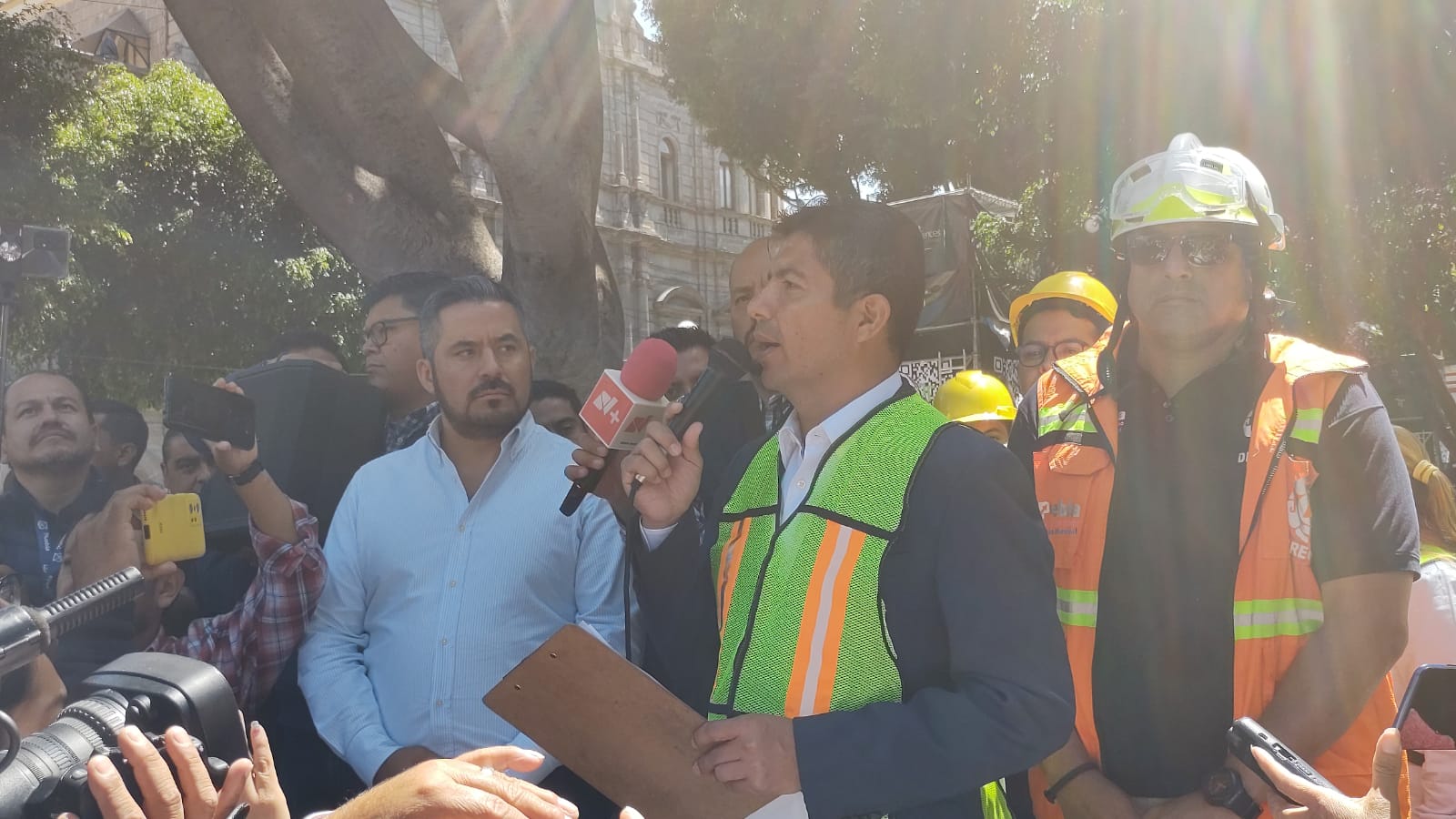 Presidentes municipales de Puebla y San Nicolás de los Ranchos encabezan sendos simulacros de sismo