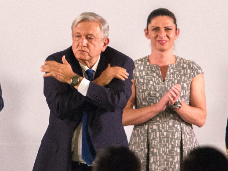 Ana Guevara seguirá al frente de la Conade; López Obrador le da su respaldo