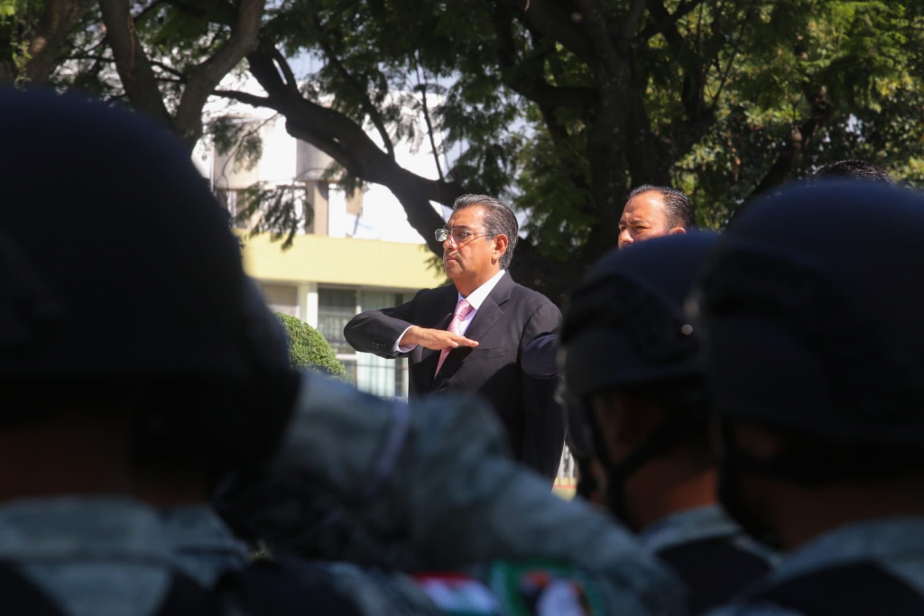 Renunciar a sus cargos en el gobierno si aspiran a contender en 2024, exigió Sergio Salomón a sus colaboradores