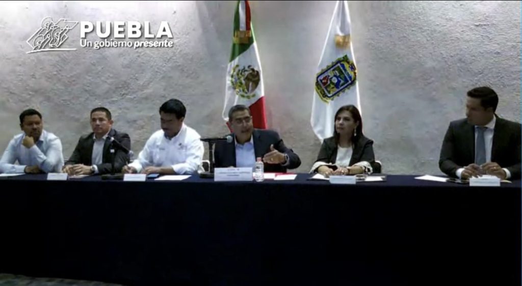 Las puertas del gobierno están abiertas a los colectivos poblanos: Sergio Céspedes