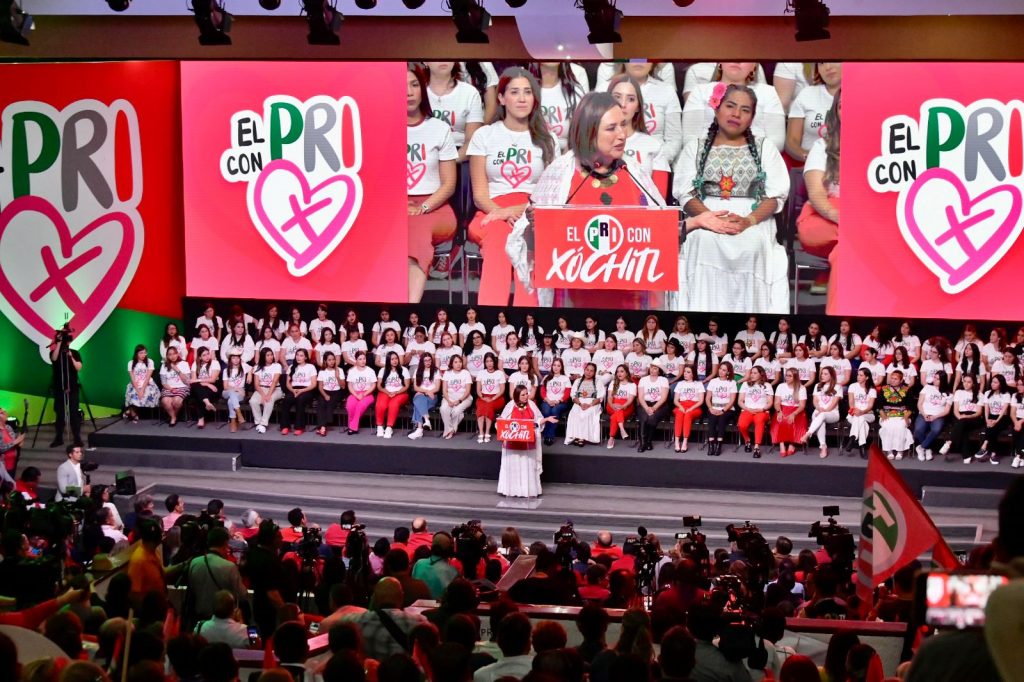 AMLO entregó bastón de mando a Claudia Sheinbaum, pero entregará la banda Presidencial A Xóchitl Gálvez: Alejandro Moreno