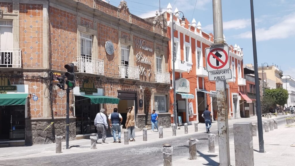 Ayuntamiento saca al transporte público de la avenida 16 de septiembre