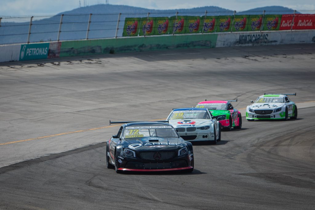 Balderrama y Barrales se disputan en campeonato de la GTM Light