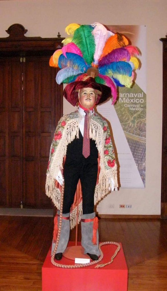 Invitan a conocer la indumentaria de la danza de la culebra en el Museo Nacional de la Máscara