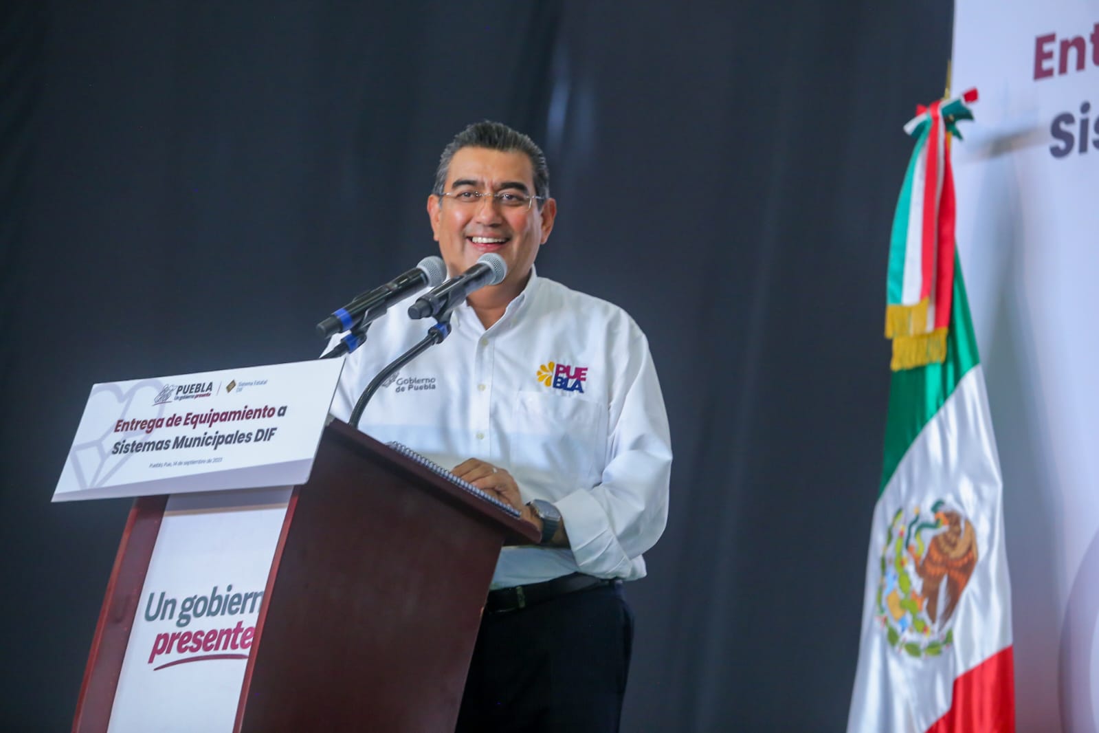 Sergio Salomón reconoce y entrega equipos a DIFS municipales