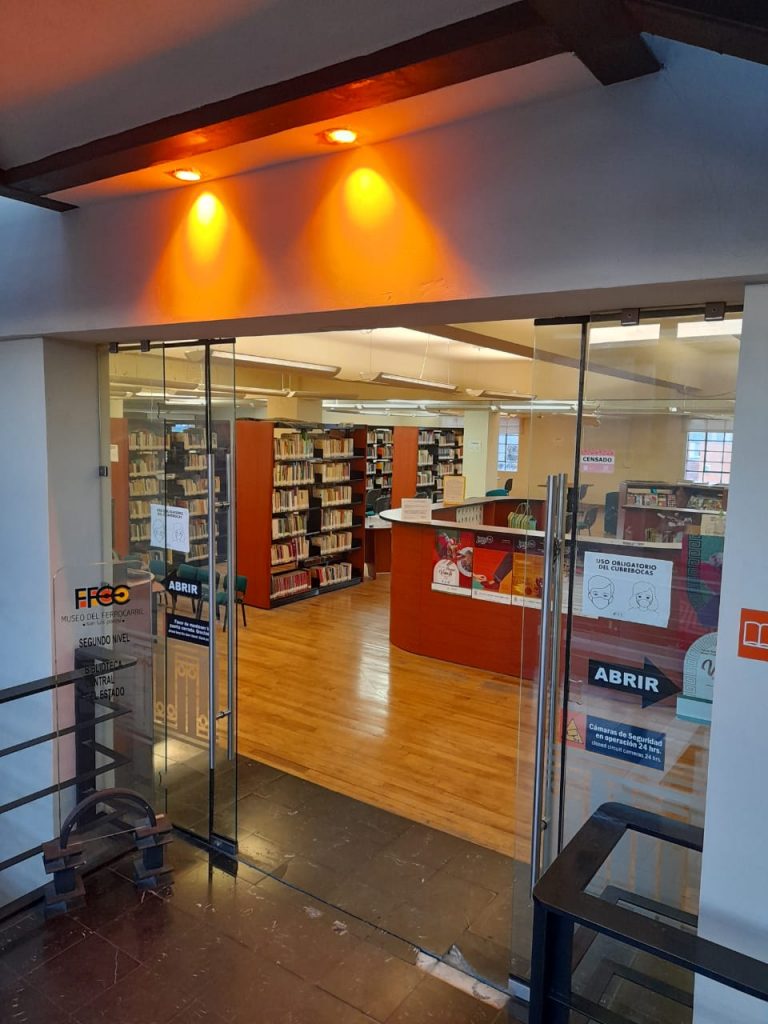 Miradas a las distopías en la biblioteca central del estado