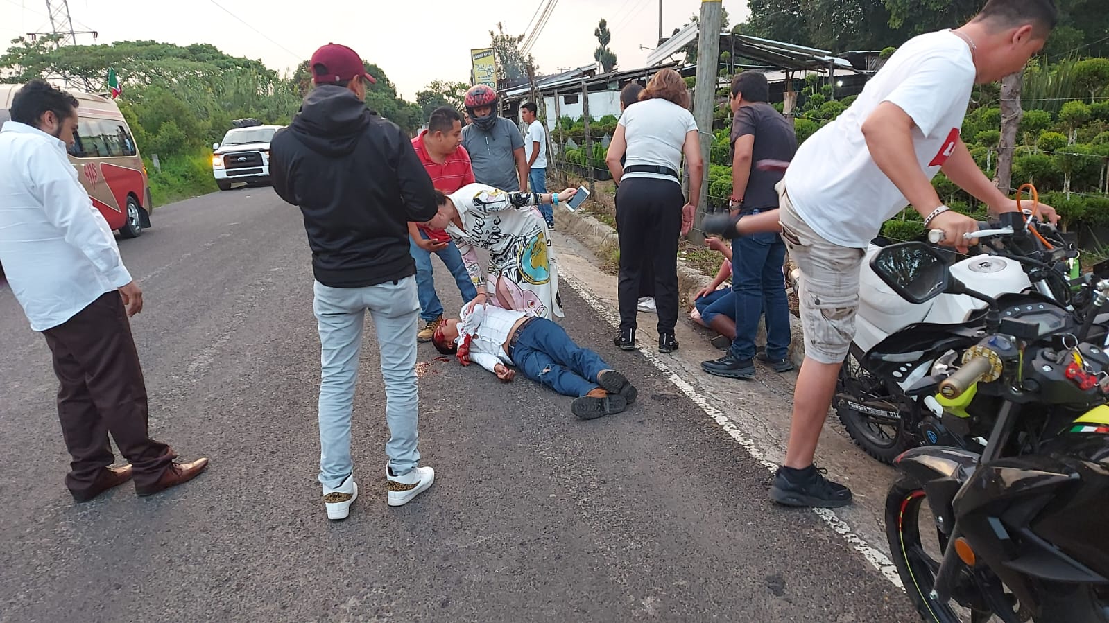 Desde Huauchinango: Motociclista gravemente herido en carretera estatal