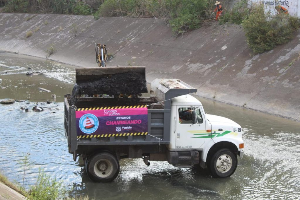 Limpian barrancas y retiran 36 toneladas de desechos en Puebla capital