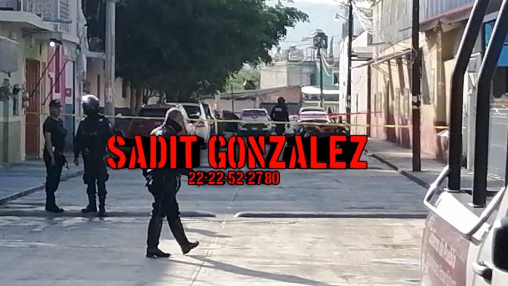Balean a hombre afuera de una escuela en Izúcar de Matamoros