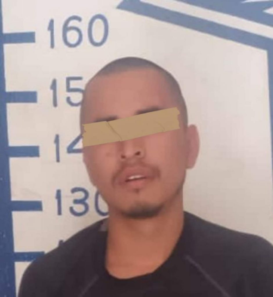 Desde Huauchinango: Con 2 pistolas y droga se metió a la presidencia municipal