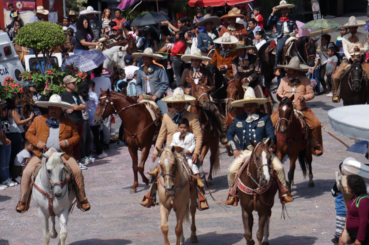 Desde Atlixco: Ariadna Ayala encabeza desfile por el 213 aniversario de la Independencia de México