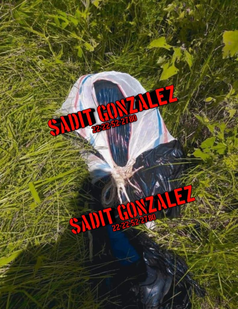 Tiran cadáver de un hombre envuelto en bolsas negras en Coronango