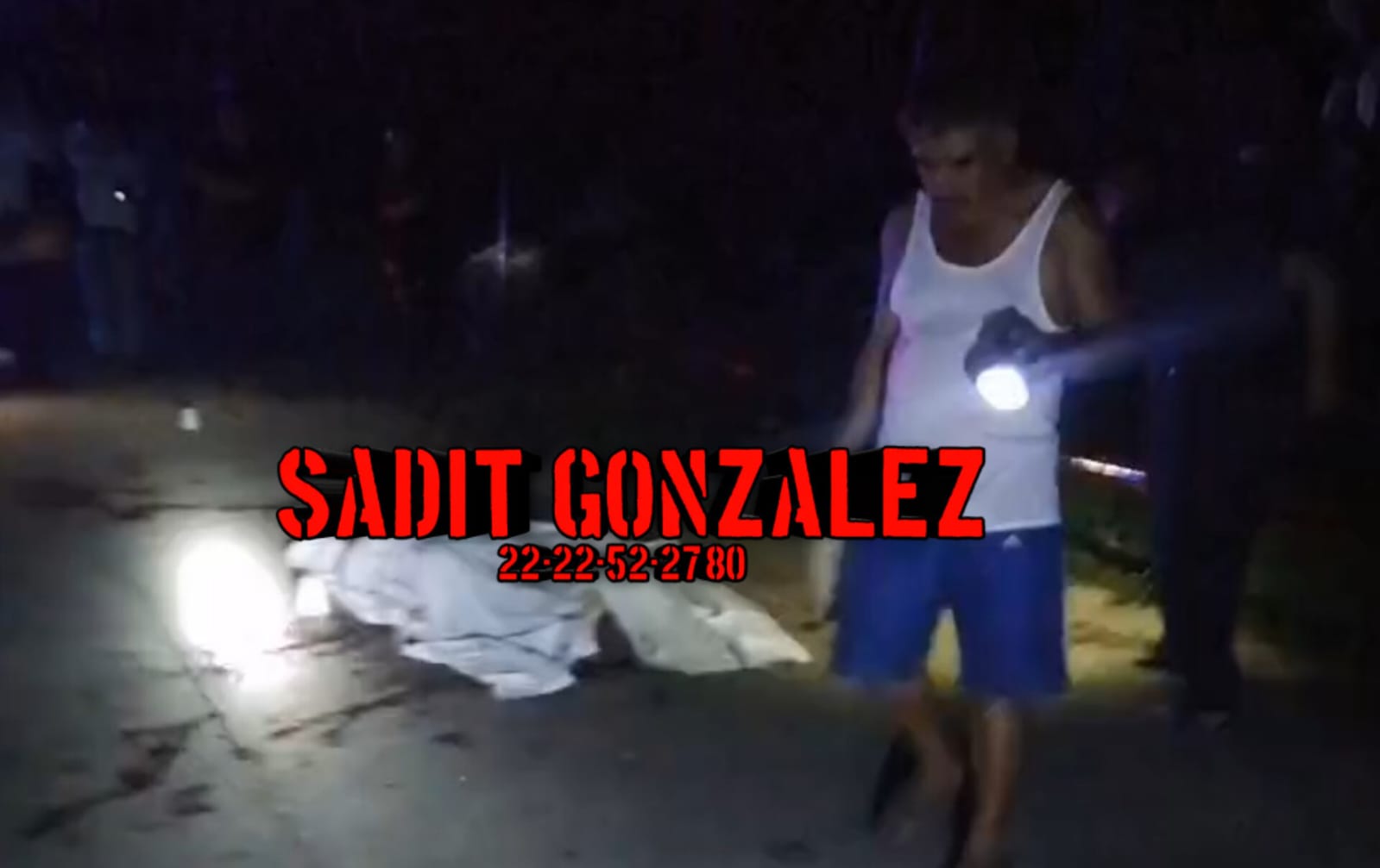 Policias señalados por asesinar a tiros a un campesino en Cuetzalan; pobladores los retuvieron