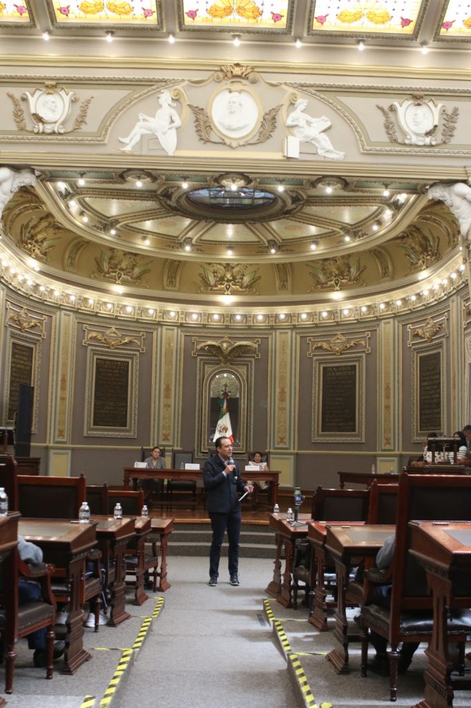 Estudiantes de la Mixteca visitan el Congreso del Estado