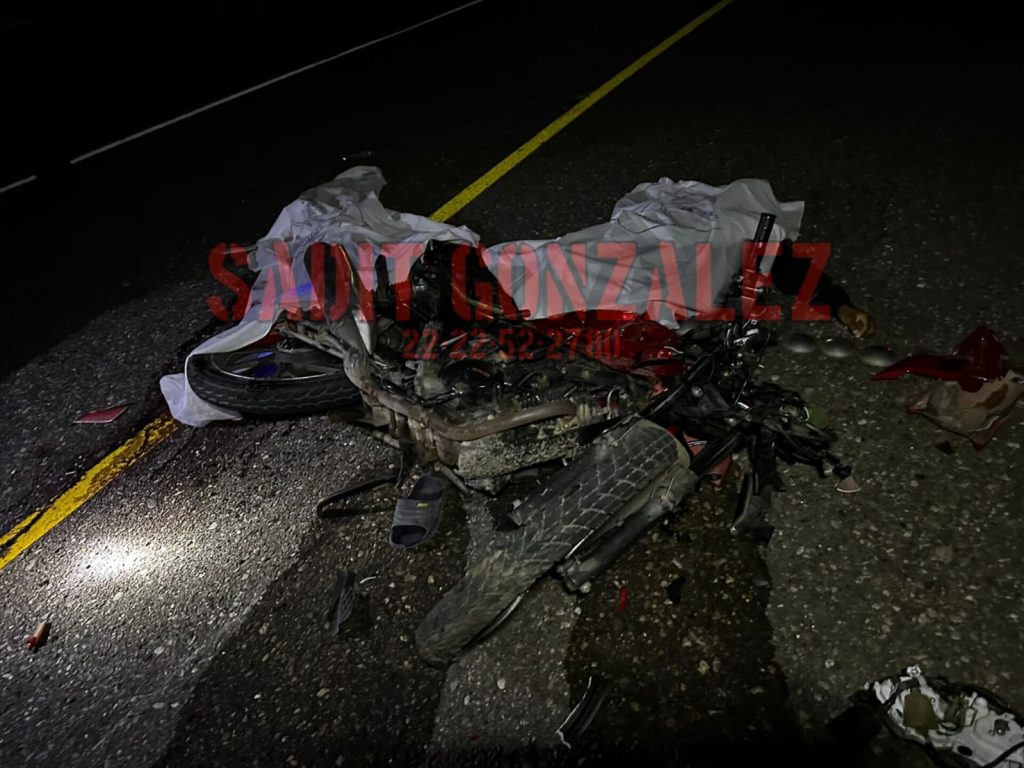 Pareja de motociclistas muere atropellada en la carretera Chiautla de Tapia – Chila de la Sal