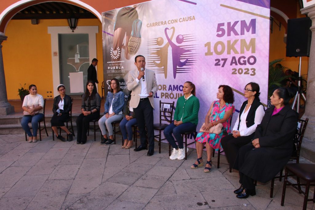 Voluntariado del Congreso entrega productos alimenticios reunidos en la carrera “Por Amor al Prójimo”