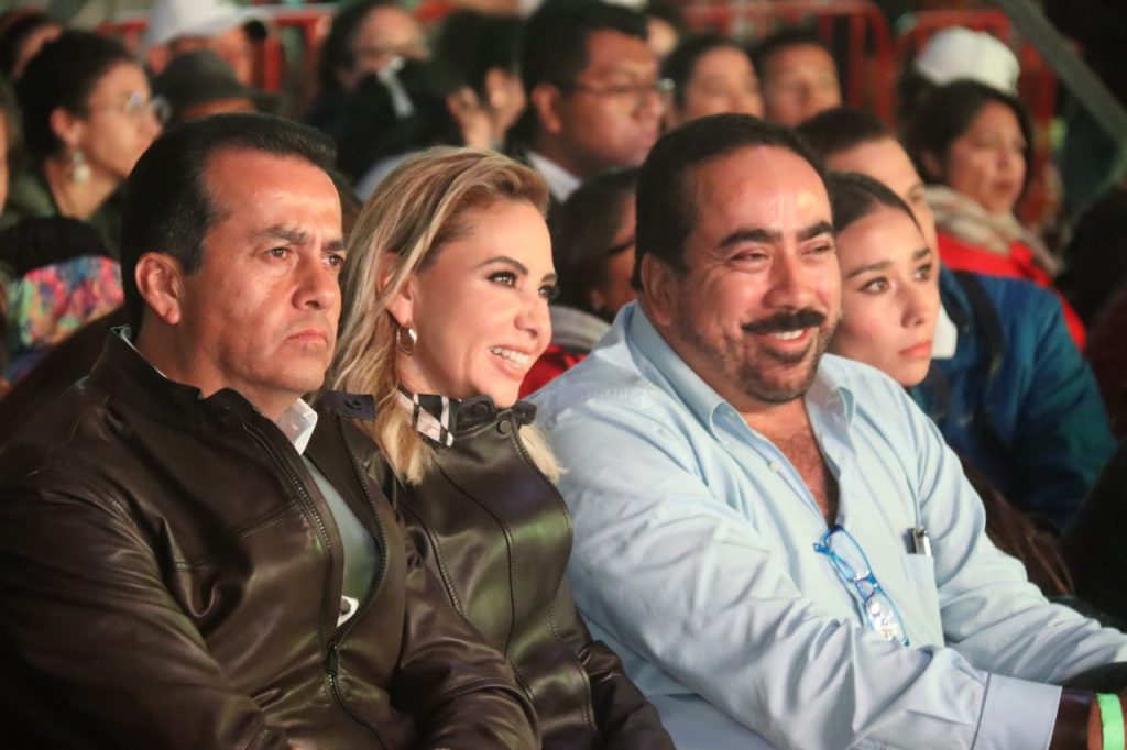 Paola Angon inaugura junto a las familias la feria de Cholula 2023