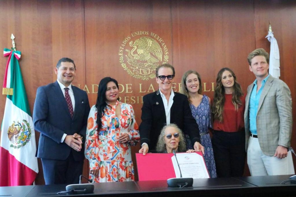 El senador Armenta impulsa reconocimiento a trayectoria del cantante Emmanuel
