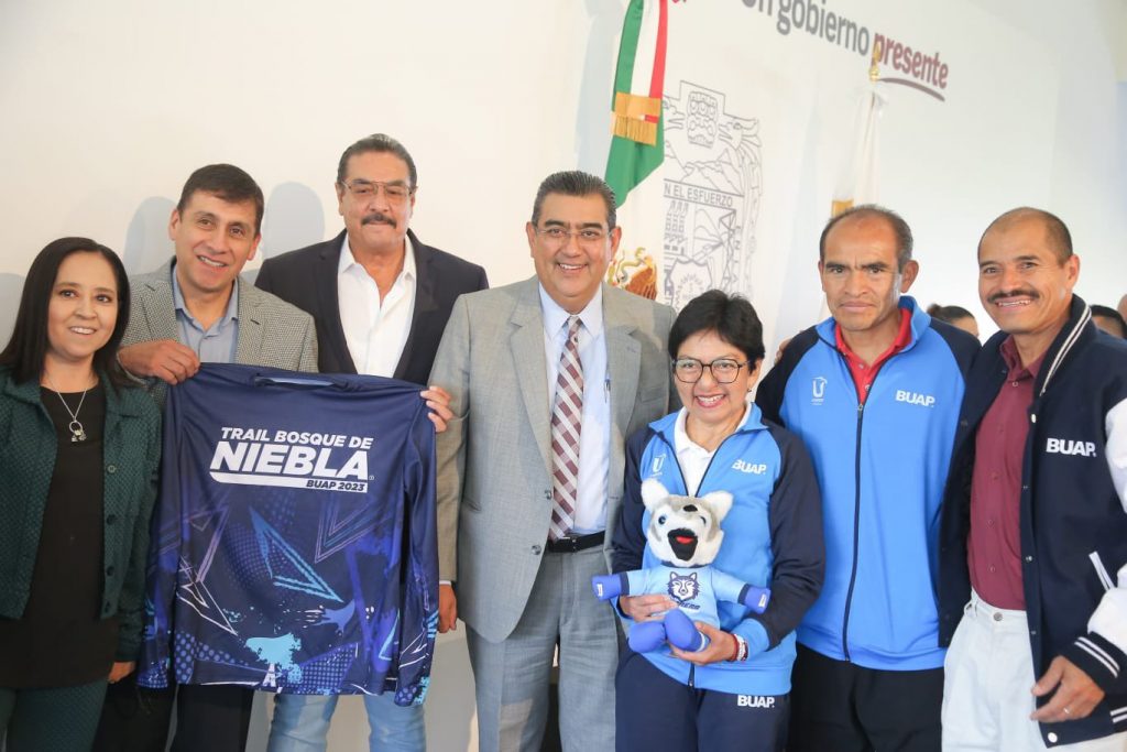 Anuncia Lilia Cedillo “Trail Bosque y Niebla BUAP 2023” en Teziutlán