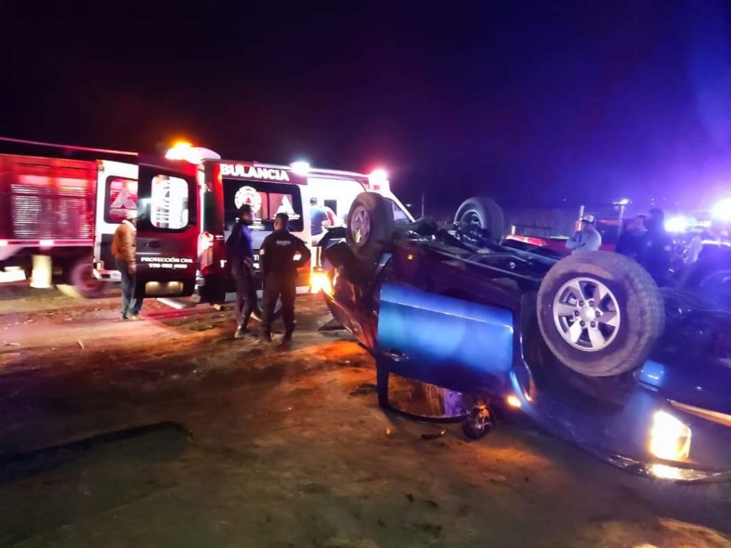 ¡Conductor en presunto estado etílico provoca accidente automovilístico! fue detenido en el lugar