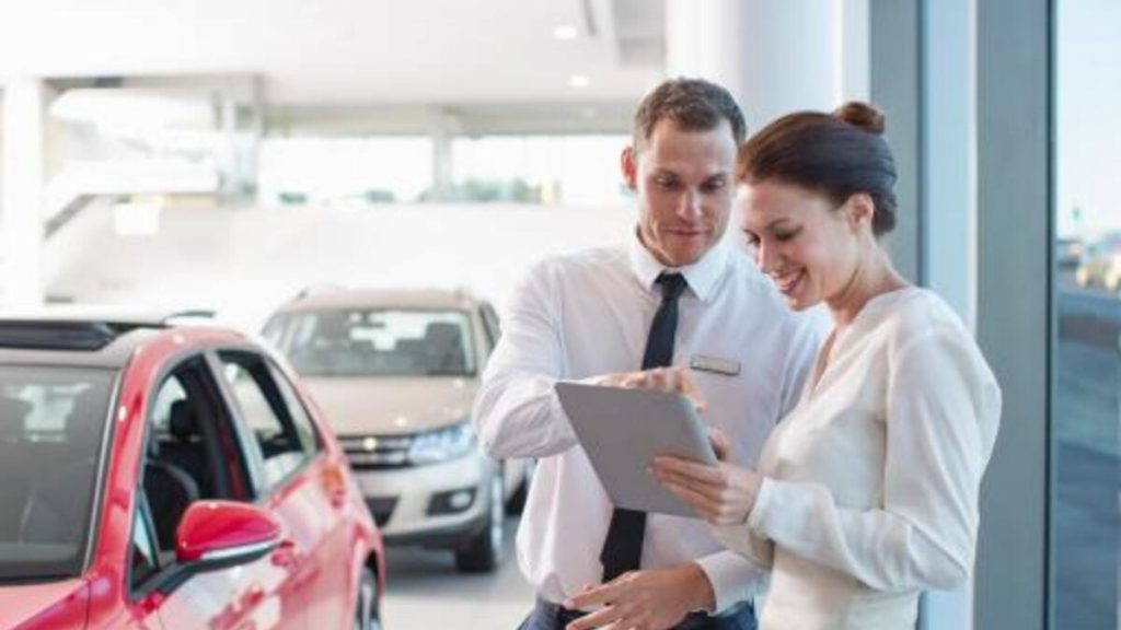 Cómo ahorrar hasta 11 mil pesos al año en tu auto: 7 consejos para lograrlo