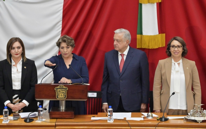 No les voy a fallar, asegura Delfina Gómez al tomar protesta como gobernadora