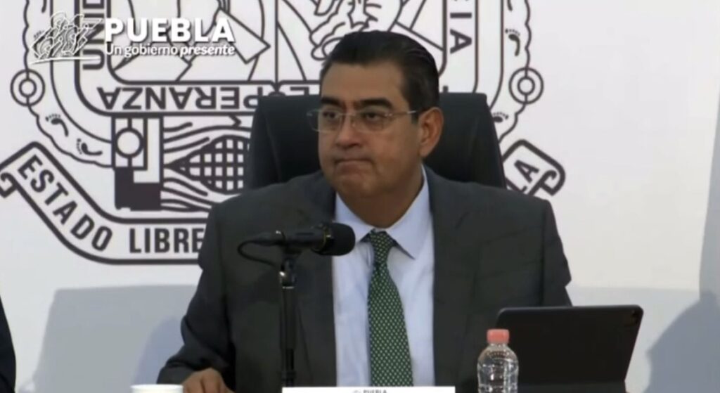 Gobernador Sergio Salomón anuncia iniciativa para fijar horario de venta de alcohol 