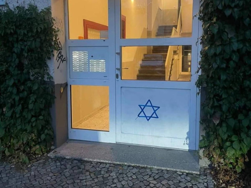 FOTOS: Marcan casas de judíos con la estrella de David en calles de Alemania