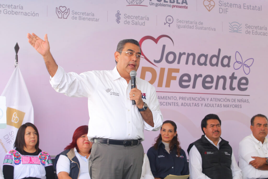 Sergio Salomón y Gaby Bonilla encabezaron jornada de salud, orientación legal y empleos a San Baltazar Campeche