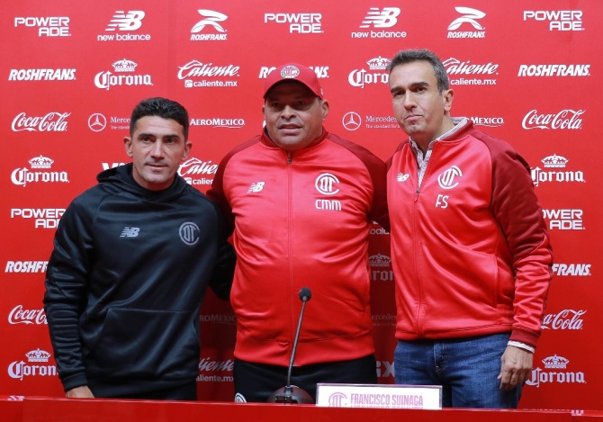 Suinaga presentó a Carlos Morales como técnico interino del Toluca