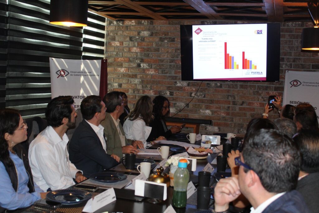 Genera gobierno diálogo social sobre la  simplificación de trámites y servicios